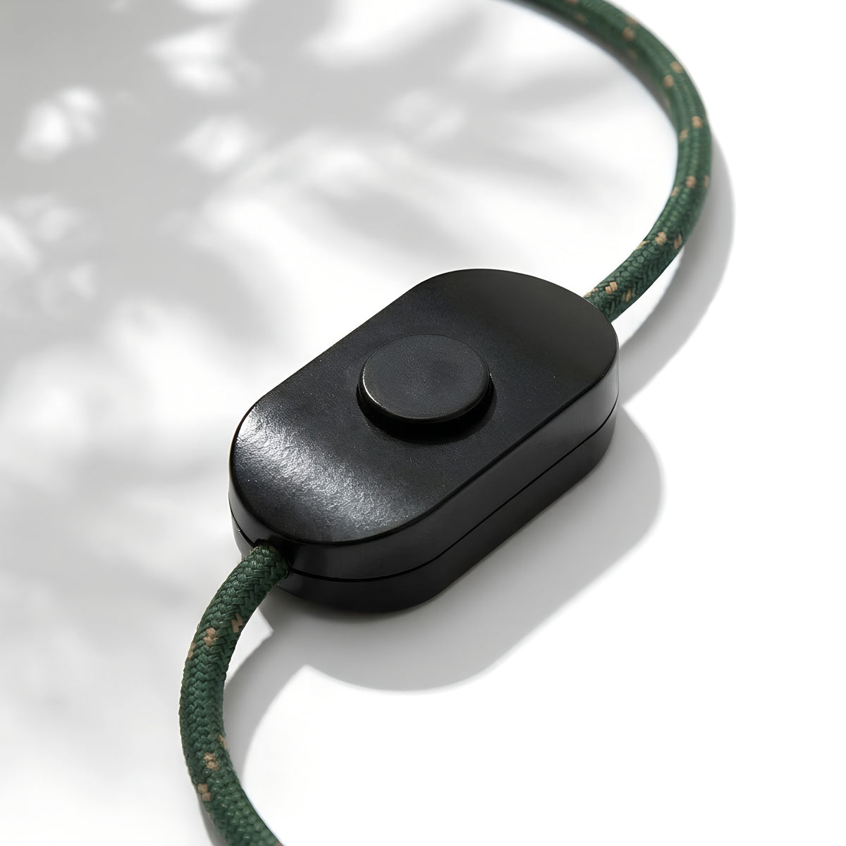 Single-pole black foot switch for floor lamps — Black