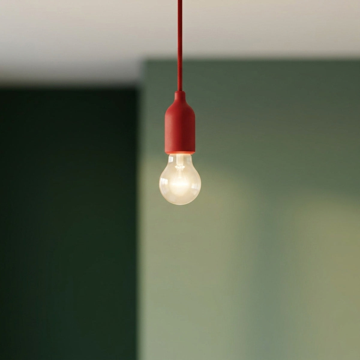 E27 silicone socket with hidden cable grip — Red