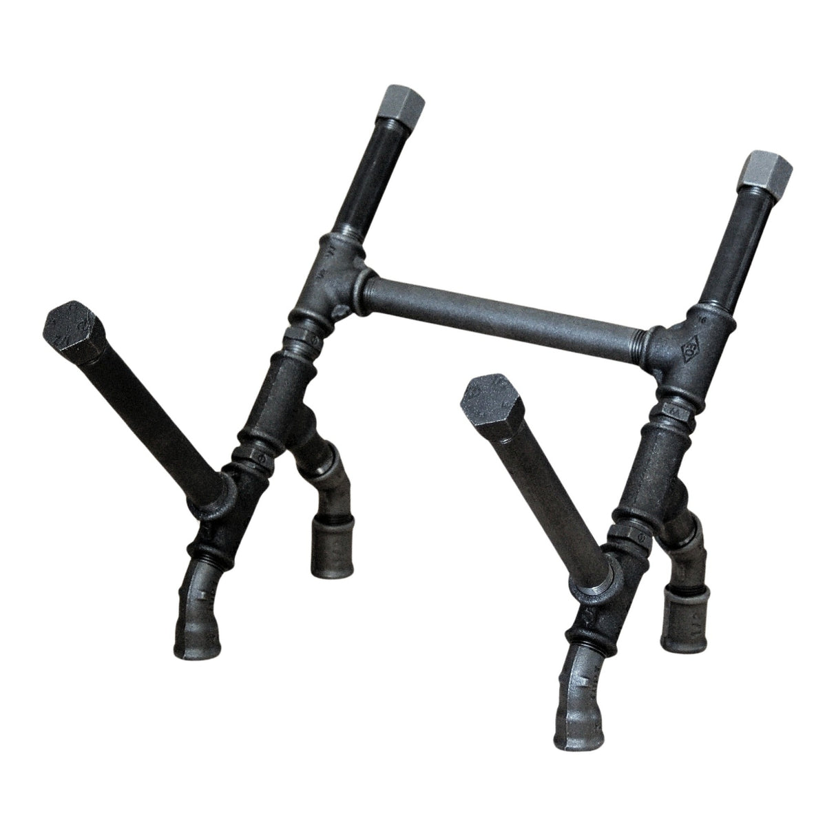 Structure du porte-revues en raccords de plomberie fonte et acier