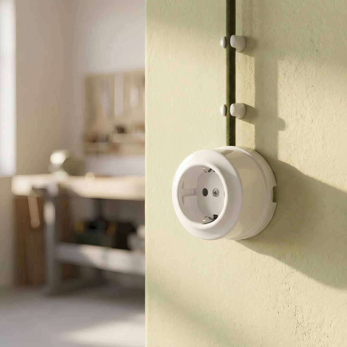 Porcelain wall socket — Schuko 2P+T 16 A / White