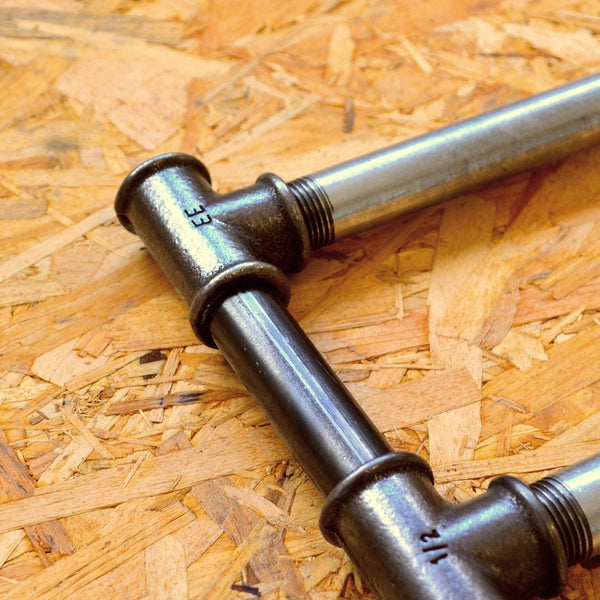 How to screw threaded plumbing fittings and pipes