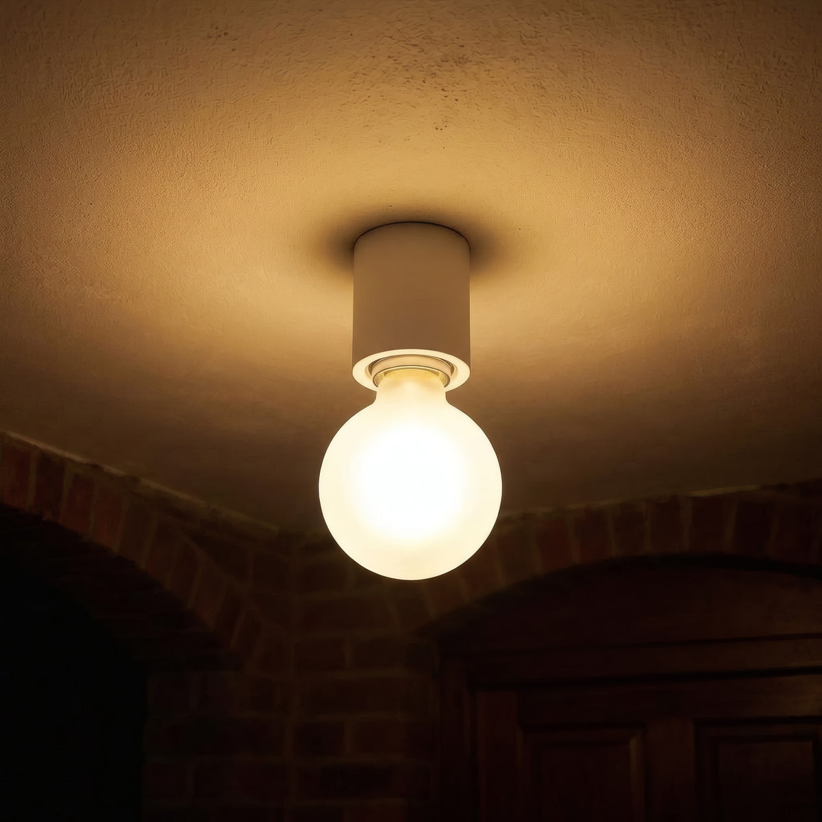 E27 waterproof IP44 wall or ceiling socket — White