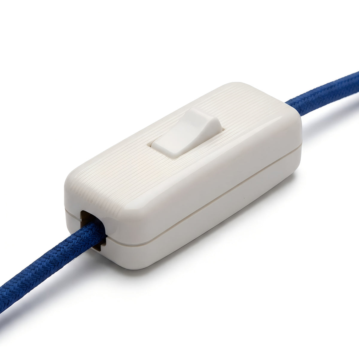 Single-pole inline cord rocker switch for lamp cable — White