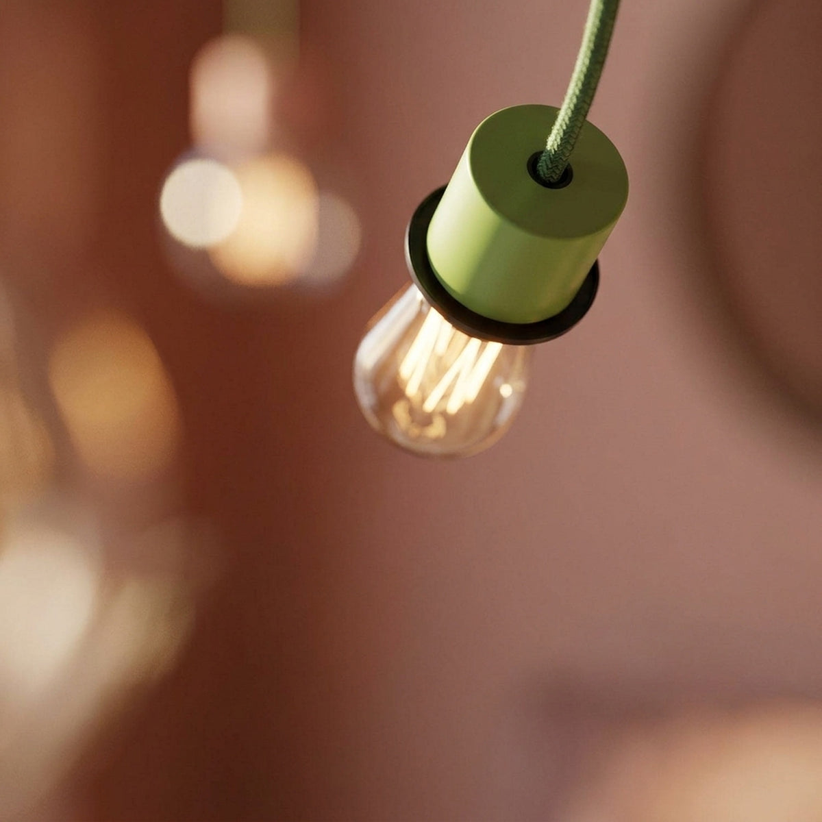 E27 half-threaded metal socket — Meadow green