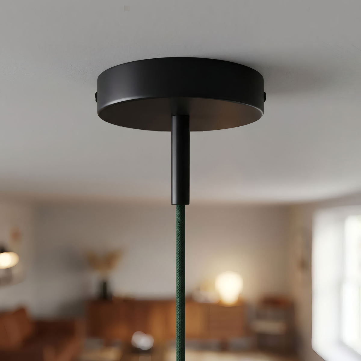 Cylindrical metal ceiling rose with a 7 cm cable grip — Black