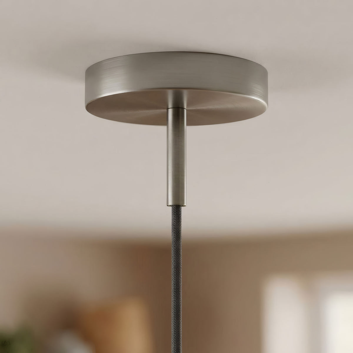 Cylindrical metal ceiling rose with a 7 cm cable grip — Satin titanium