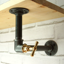 Lateral tap head shelf bracket | Model 1